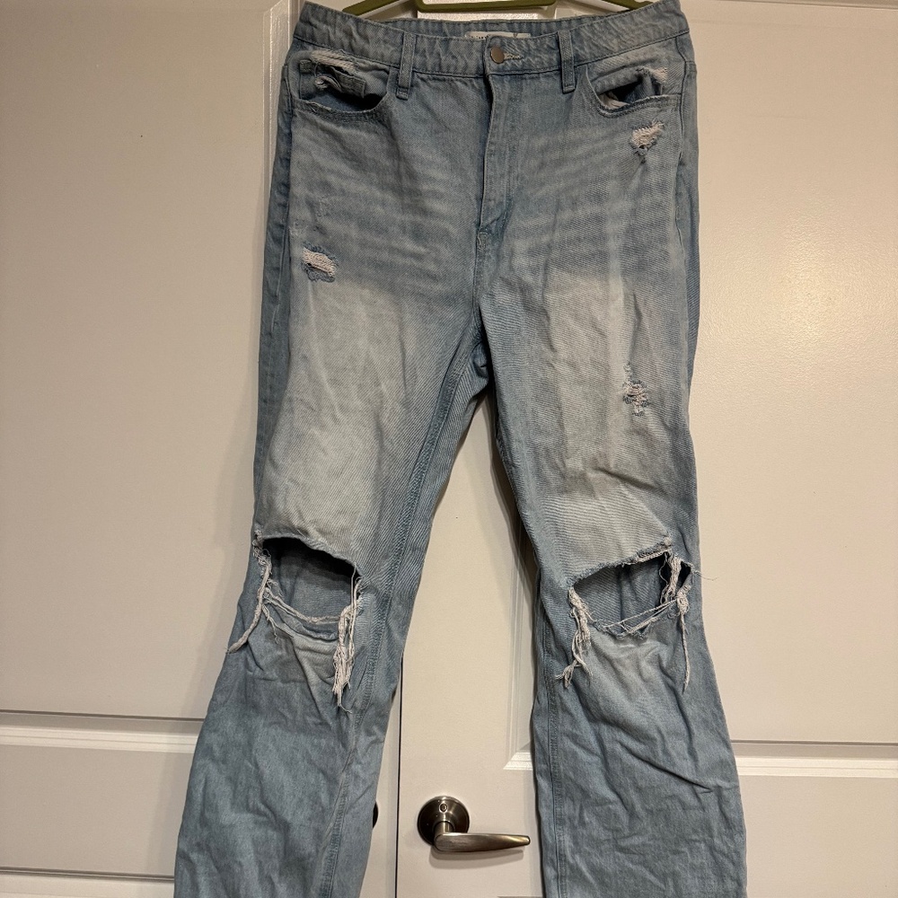 Cute boot cut high waisted jeans